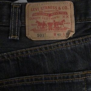 Levi’s 501 jeans 40x 32- color gray